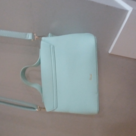 Wanted to gift it away because not my style anymore! - Picture 3 of 5